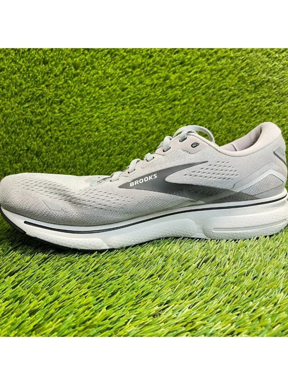 Brooks Ghost 15 Mens Size 12.5 Gray Athletic Running Walking Shoes Sneakers